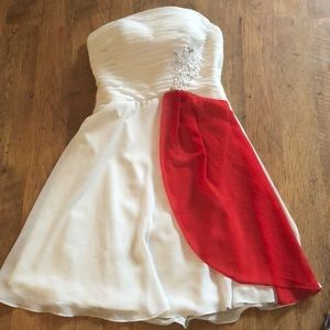 Women’s strapless dress